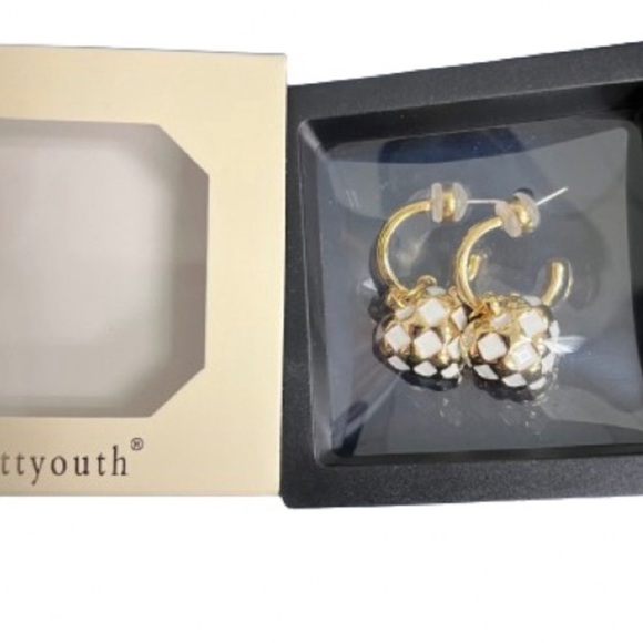 3 Pairs / $12 Ladies Earrings - Picture 2 of 5